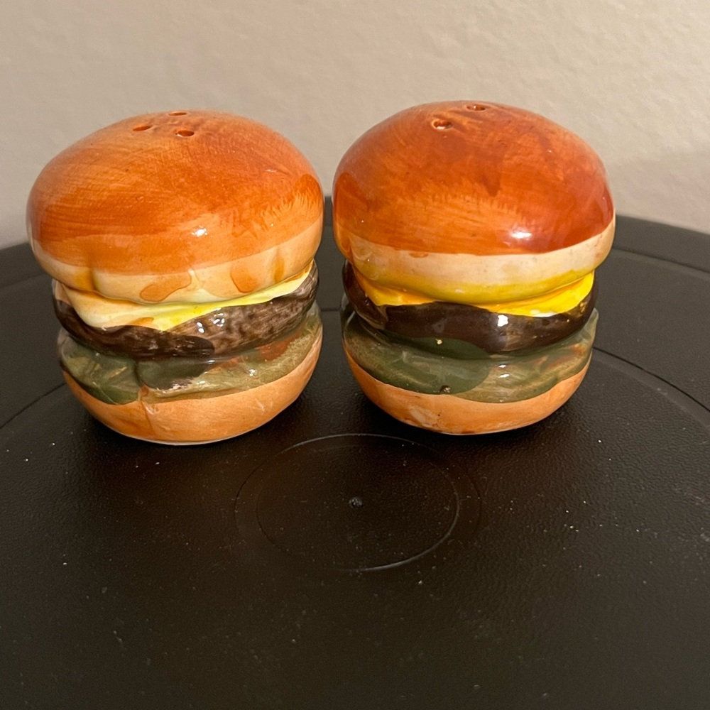 Cheeseburger ceramic salt & pepper shakers